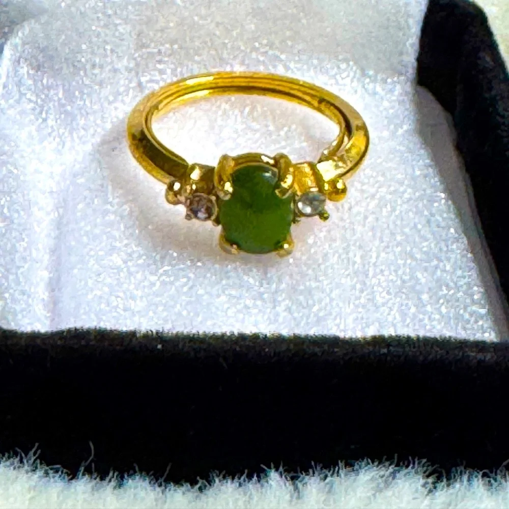 Vintage Jade Oriental Gold Setting Ring